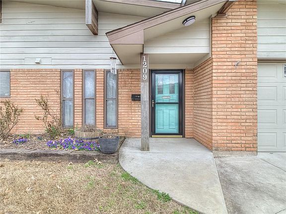 4th image of 1209 Kouba Dr