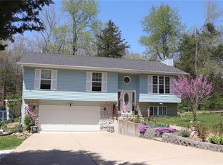 7036 Carriage Hills Mdws, Cedar Hill, MO 63016