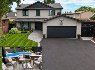 1916 Pagehurst Ct, Mississauga, ON L4X1Y7