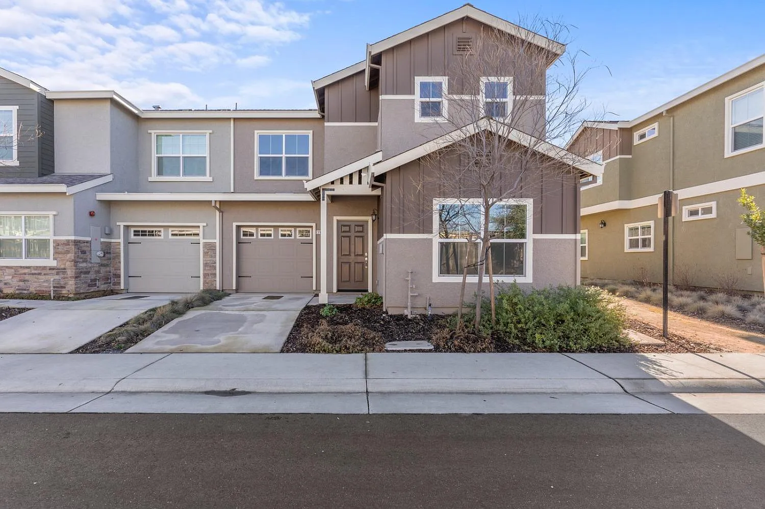3916 Wickman Loop photo 1