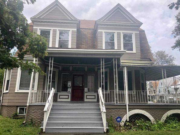 132 William St APT 2