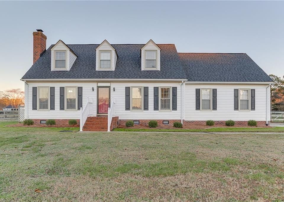 1st image of 105 Queen Annes Ct