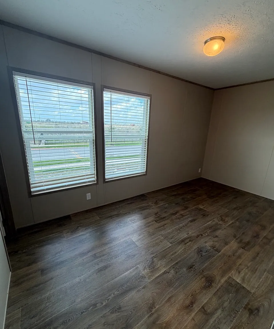 3 bed, 2.5 bath, 1920 sqft, $1,850 — Photo 3