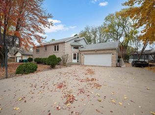 2524 Allen Dr, Burnsville, MN 55337