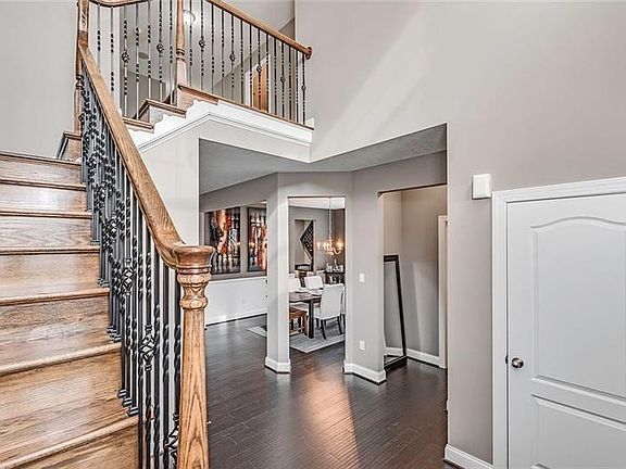 3rd image of 323 Eagle Dr