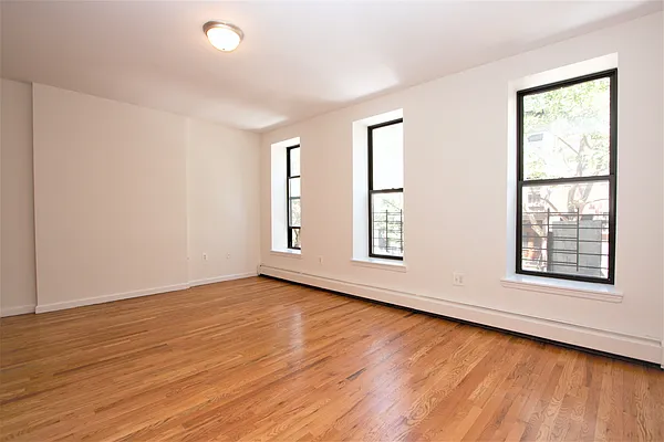 Rented by R New York | media 4