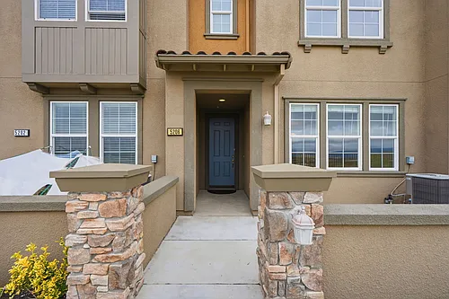 5206 Fioli Loop Photo 1