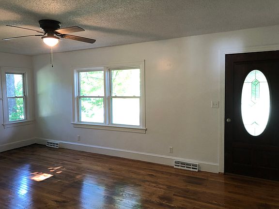 4th image of 2043 Dale Ave