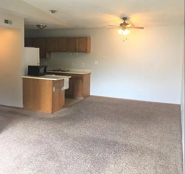 247 W Union St #202D — Photo 3