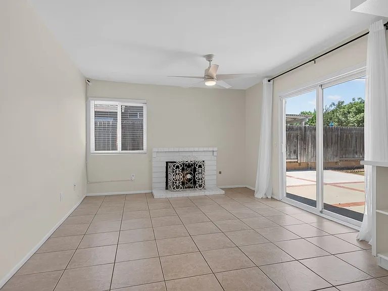 263 Greenbriar Ct — Photo 7