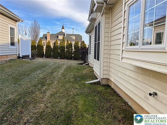 2nd image of 6960 Constitution Dr