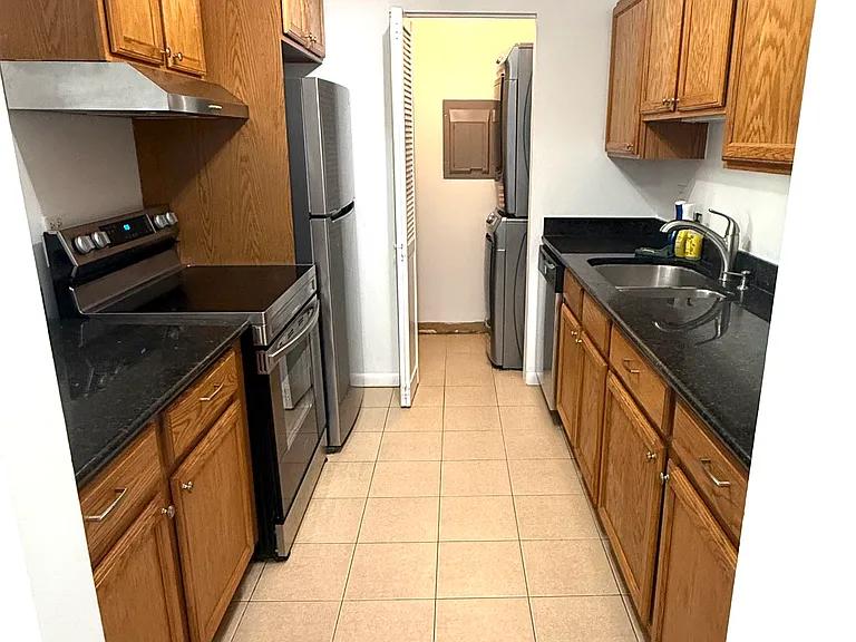 840 N Lakeside Dr #3B — Photo 4