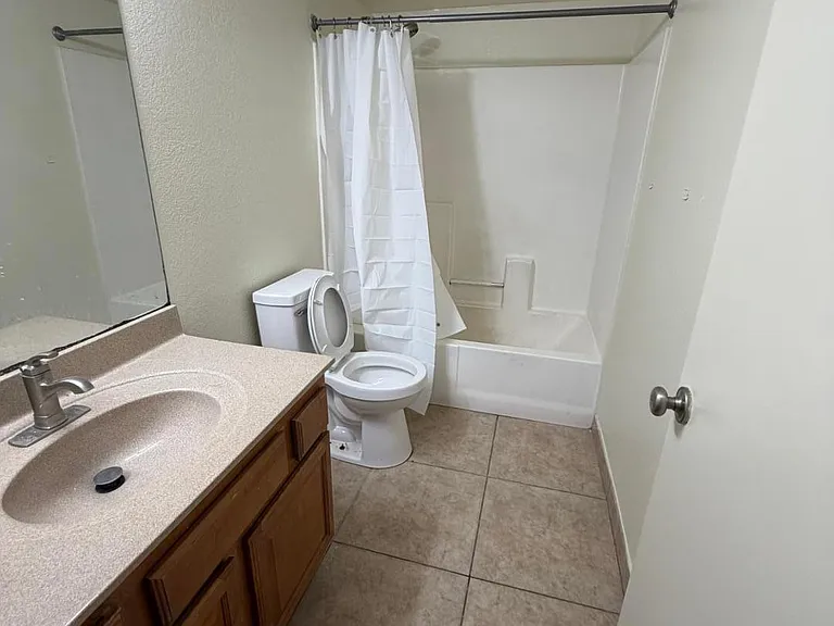 925 S Longmore #101 — Photo 11