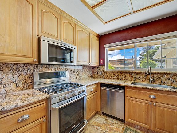 3rd image of 205 Riverdale Ave