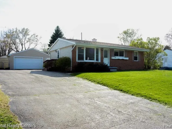 2539 Peters St, Orion, MI 48359