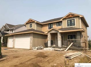 19008 Ridgemont St, Omaha, NE 68136