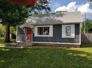 1709 E Sharp St, McPherson, KS 67460