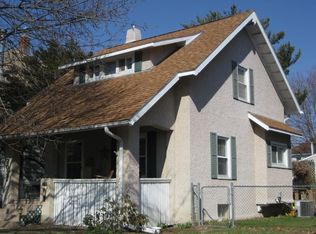 2022 15th St, Moline, IL 61265