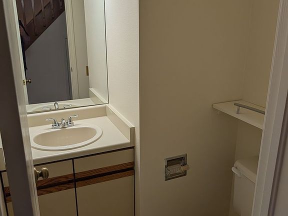 3rd image of 3448 Atlantic Dr
