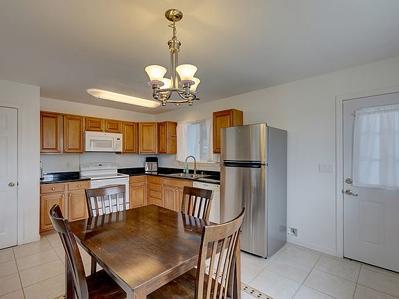 3rd image of 18-7862 Ewalina Rd