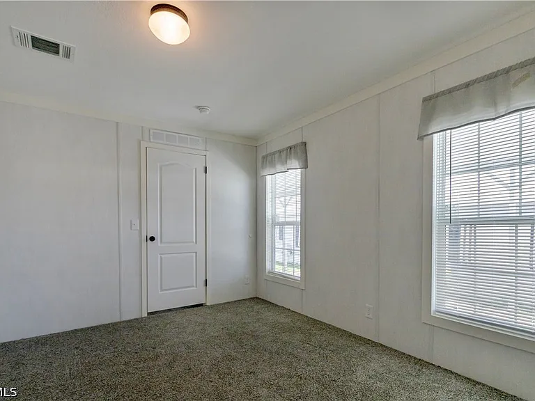 4944 Porky Ln — Photo 11