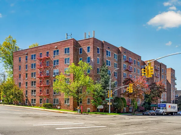 241-20 Northern Boulevard image 1 of 18