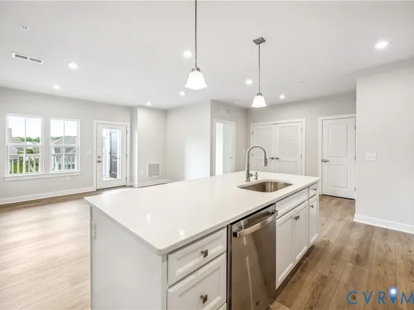 15801 Hallowell Rdg #304, Moseley, VA 23120