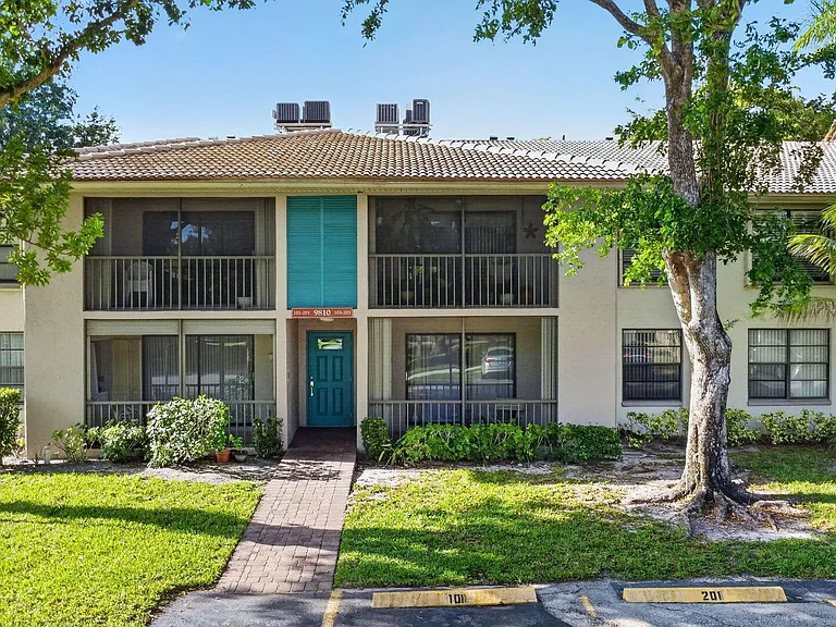 9810 Pineapple Tree Dr #103 — Photo 32