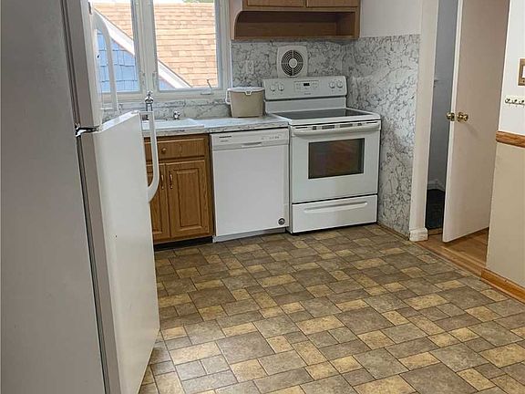5th image of 50-30 210th St #2
