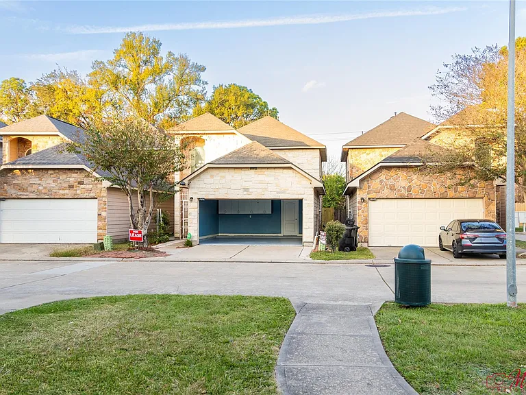 10904 Panther Ct — Photo 2