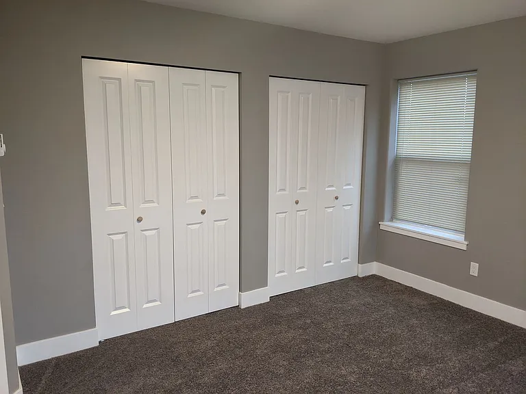 7655 Parkland Dr — Photo 4