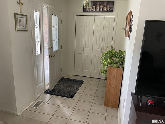 2nd image of 6914 N Flagstone Ct