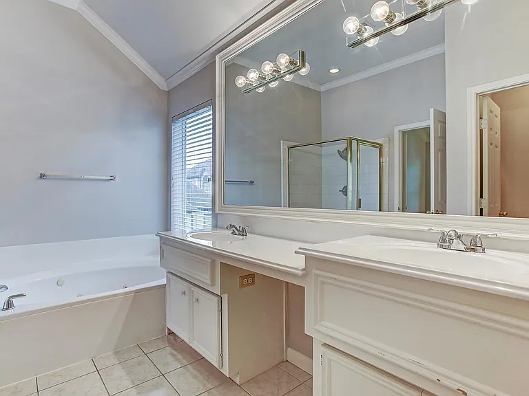 1413 W Webster St — Photo 7