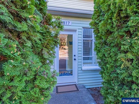 4th image of 817 N Main St