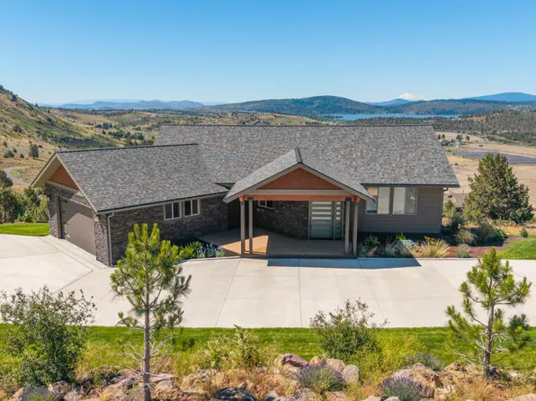 7306 Hanks Marsh Vis, Klamath Falls, OR 97601