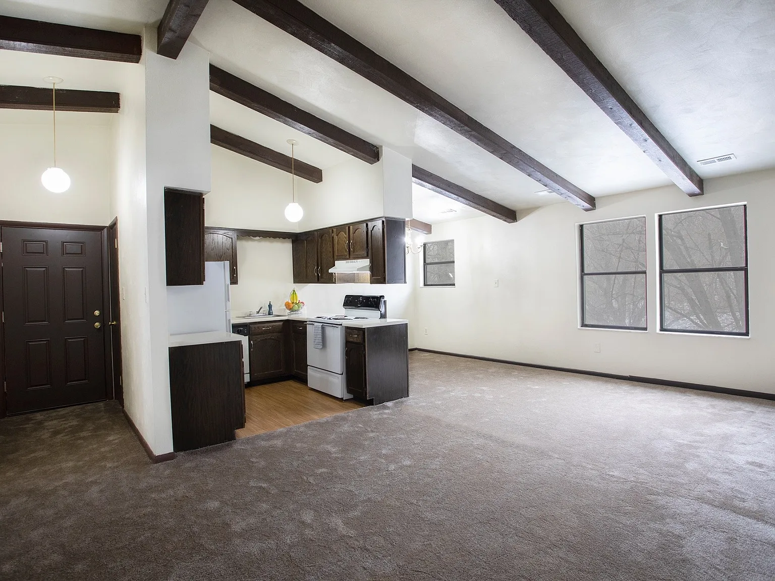 Center Grove Apartments — Photo 1