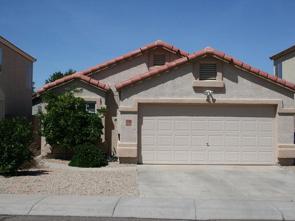 2nd image of 2010 E Villa Maria Dr