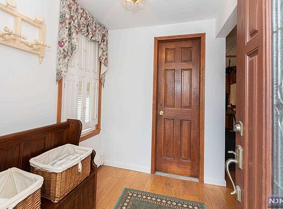 3rd image of 18 Park Ave #20
