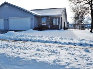 931 Skyview Ave, Little Chute, WI 54140