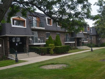 3222 Sanders Rd APT 2A, Northbrook, IL, 60062