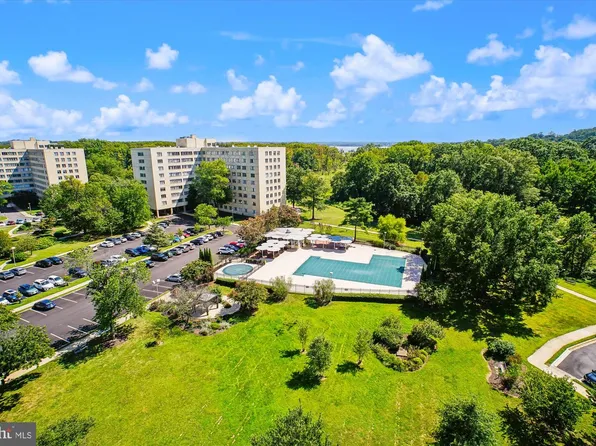 6641 Wakefield Dr APT 613, Alexandria, VA 22307