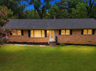 102 Palmetto Dr, Simpsonville, SC 29681