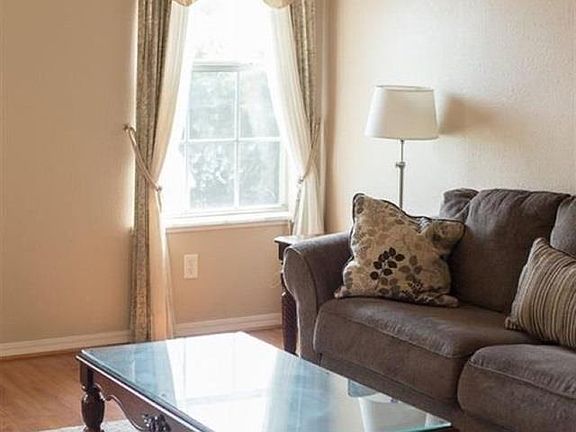 5th image of 2127 Richmond Dr