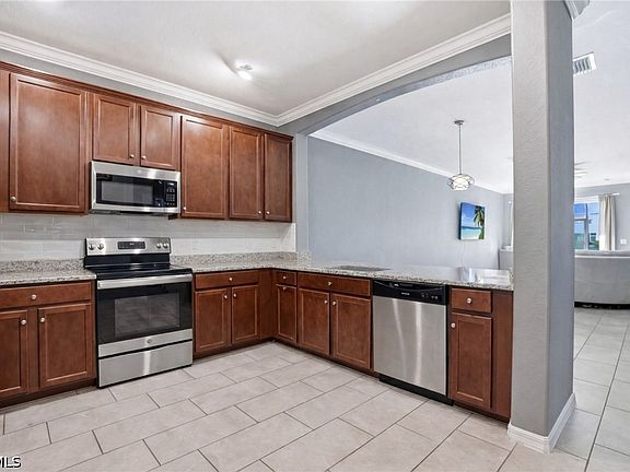 2nd image of 2519 Vine Ave