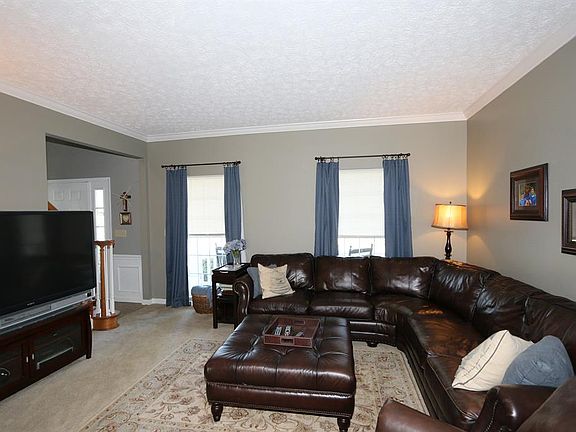 3rd image of 412 Silverwood Farms Dr