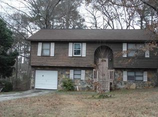 2825 Fox Hall Ln N, Atlanta, GA 30349
