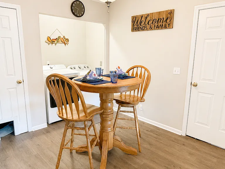 102 Summer Dr — Photo 16