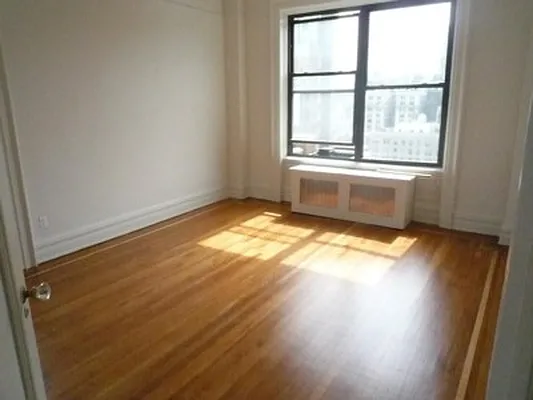 Rented by Raz Realty | media 2