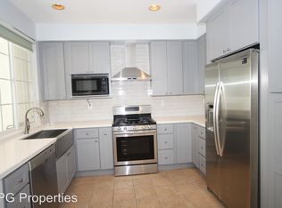 58 Essex Ln, Irvine, CA 92620