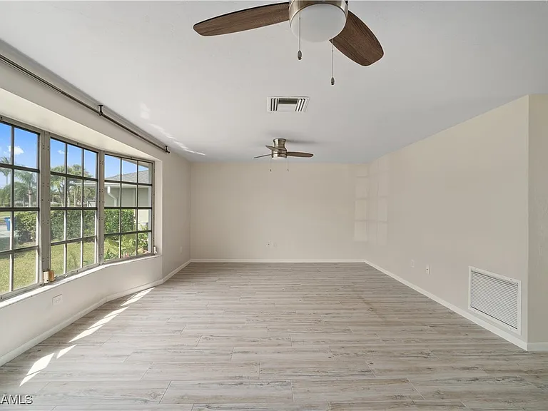 1411 Whiskey Creek Dr — Photo 9